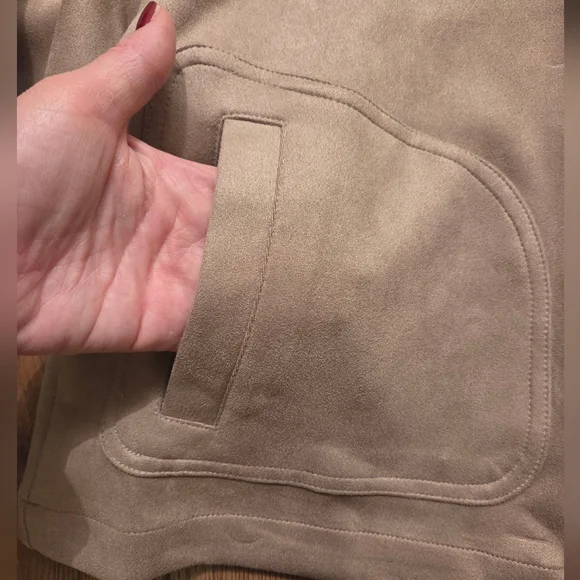 Time and Tru Women's Faux Suede Button Down Jacket in Tan NWT - Picture 5 of 8